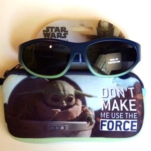 STAR WARS SUNGLASSES & CASE SET
